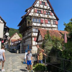 Wanderung zum Blautopf und küssende Sau