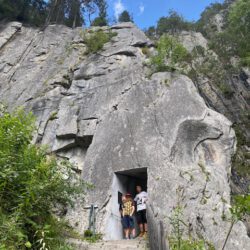 Spektakuläre Wanderung durch die Schanner Klamm in Tirol